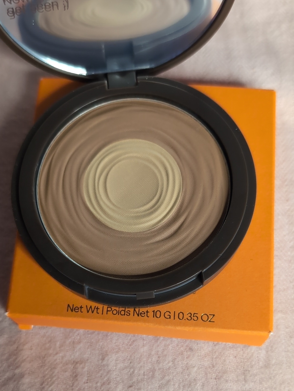 Live Tinted Hueskin Brightening Core Setting Powder-Color: Medium 2- New In Box